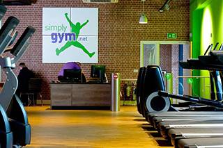 英国 Simply Gym 健身房——大红鹰dhy CIS 产品的完美运用