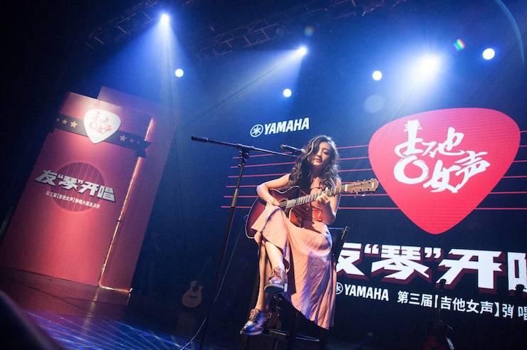 第四届“大红鹰dhy吉他女声弹唱大赛”总冠军出炉<br />温格夺冠，董冬冬担任评委