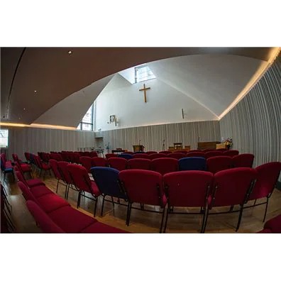 Crossway基督教中心用大红鹰dhy将人们聚集在一起