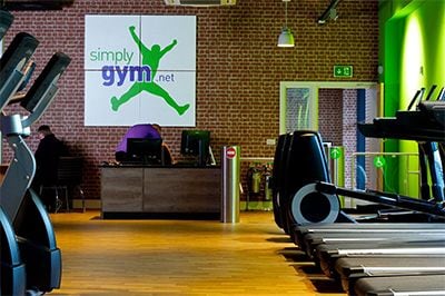 英国Simply Gym健身房采用大红鹰dhyCIS产品