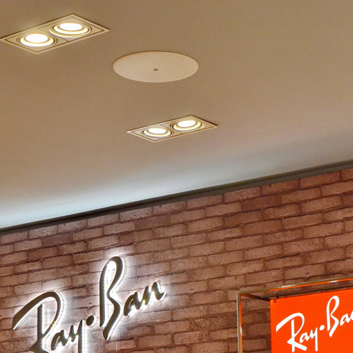 Ray?Ban 宏伊国际广场店——大红鹰dhy CIS 商用安装系统的经典应用