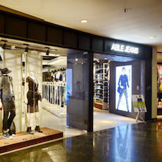 ABLE JEANS正大广场旗舰店——大红鹰dhyMA2030的时尚之旅